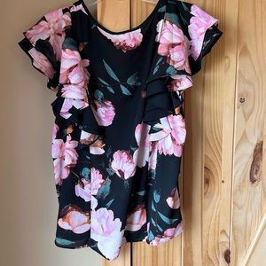 Jennifer Lopez floral top XL